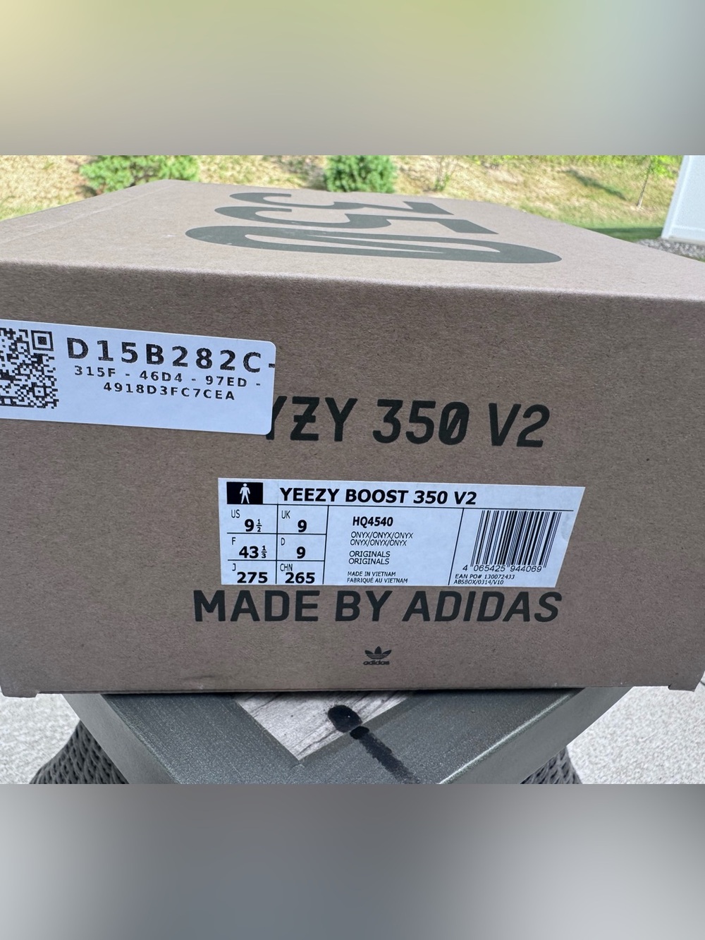 adidas Yeezy Boost 350 V2 “Onyx” – Men’s US 9.5 – Barely Worn, With Original Box - Picture 11 of 11